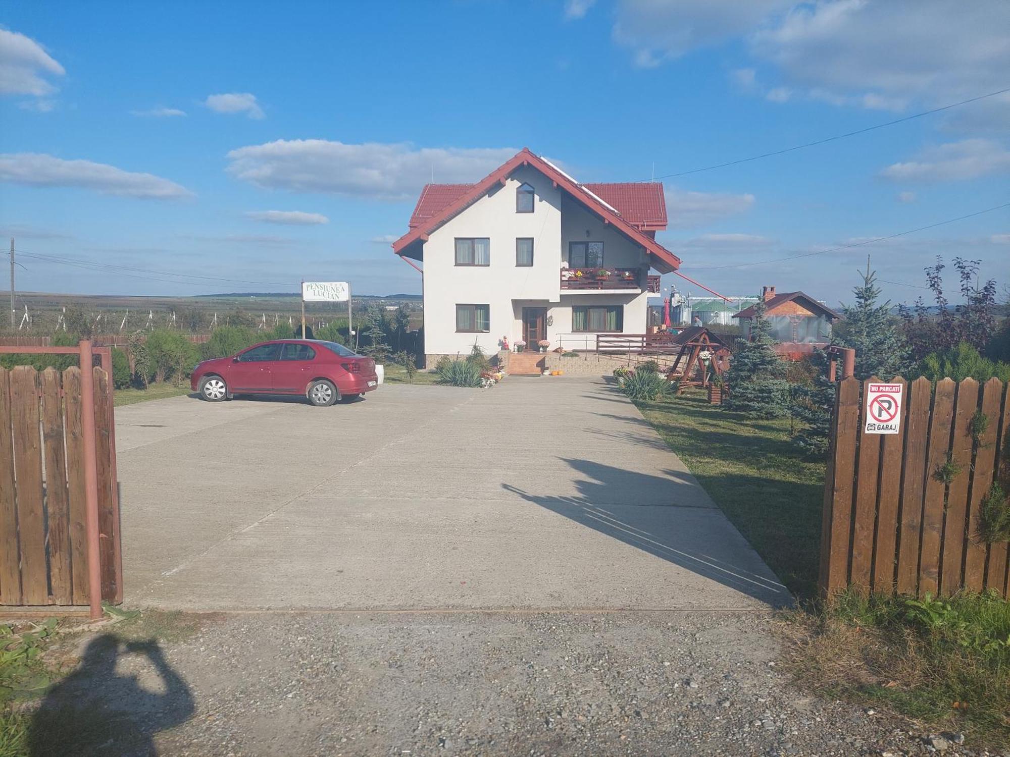 Pensiunea Lucian Baltati Exterior photo
